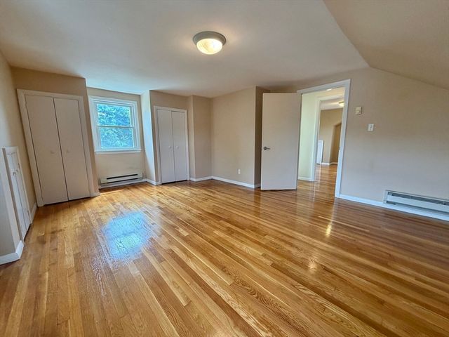 17 Hatfield Rd 17, Newton, MA 02465