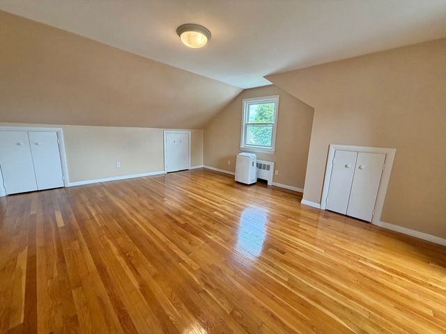 17 Hatfield Rd 17, Newton, MA 02465