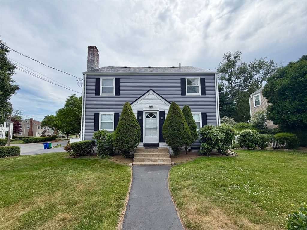 17 Hatfield Rd 17, Newton, MA 02465