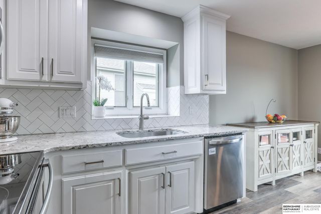 14954 Ellison Avenue, Omaha, NE 68116