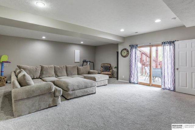 14954 Ellison Avenue, Omaha, NE 68116