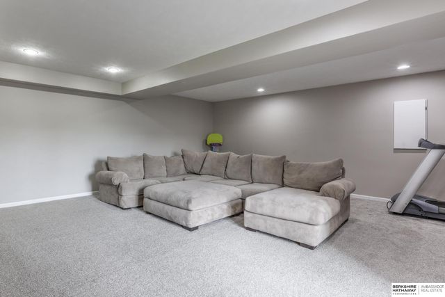 14954 Ellison Avenue, Omaha, NE 68116