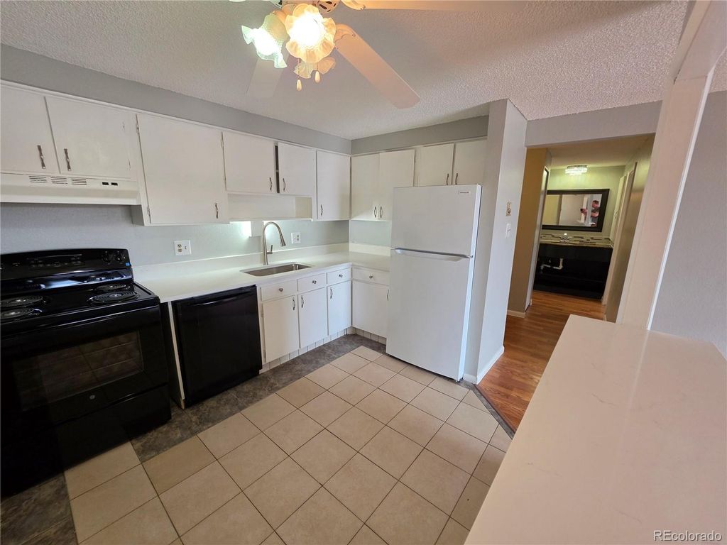 1306 S Parker Road 277, Denver, CO 80231