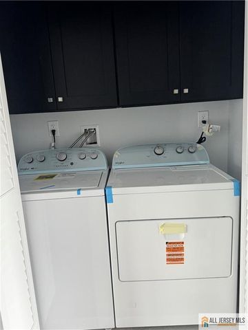 617 Lincoln Boulevard 2C, Middlesex, NJ 08846