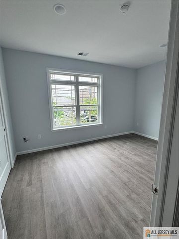 617 Lincoln Boulevard 2C, Middlesex, NJ 08846