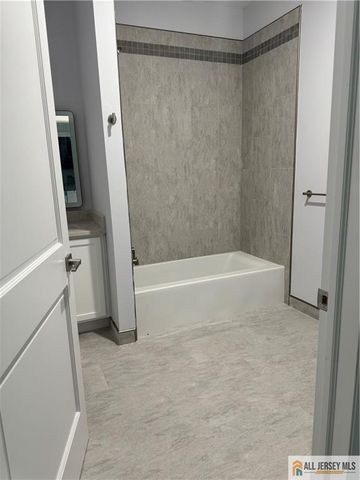 617 Lincoln Boulevard 2C, Middlesex, NJ 08846