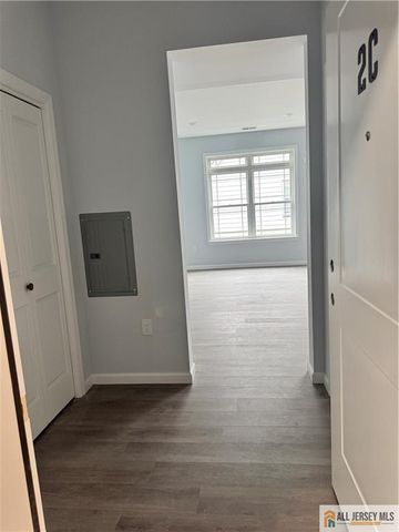 617 Lincoln Boulevard 2C, Middlesex, NJ 08846