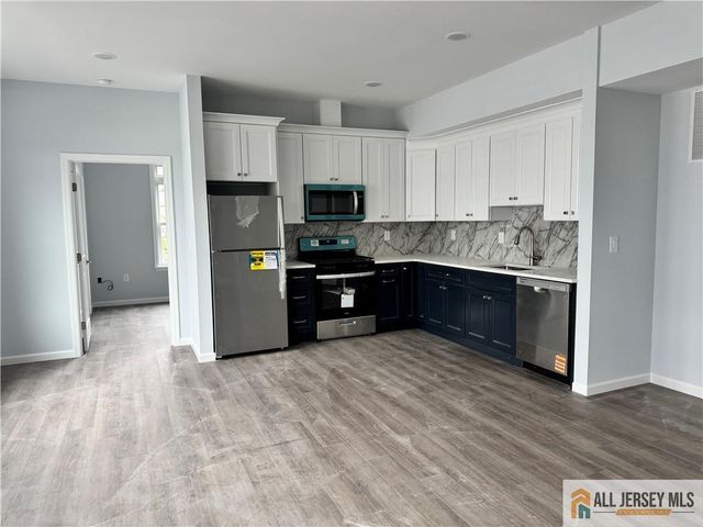 617 Lincoln Boulevard 2C, Middlesex, NJ 08846