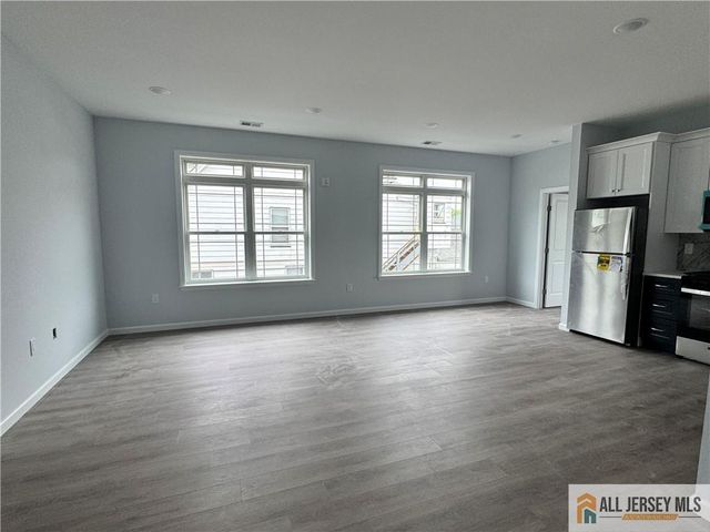 617 Lincoln Boulevard 2C, Middlesex, NJ 08846