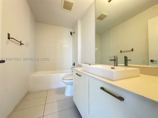 151 SE 1st St 1505, Miami, FL 33131