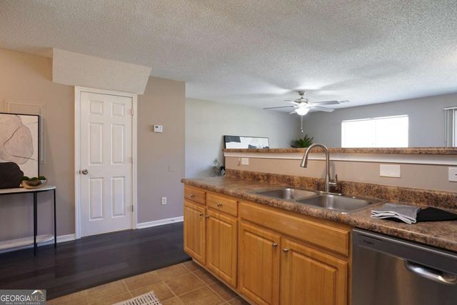 5338 Creekview Lane, Morrow, GA 30260