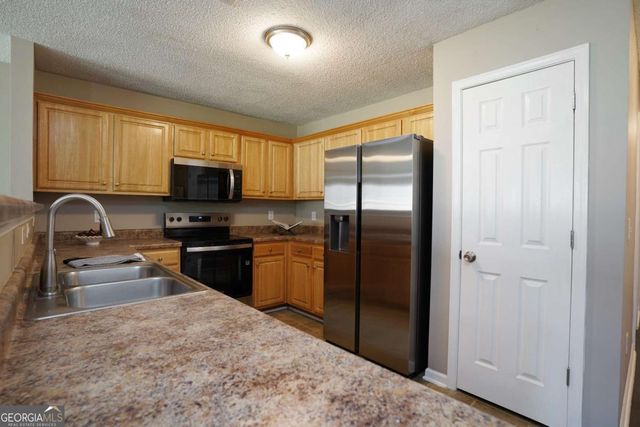 5338 Creekview Lane, Morrow, GA 30260