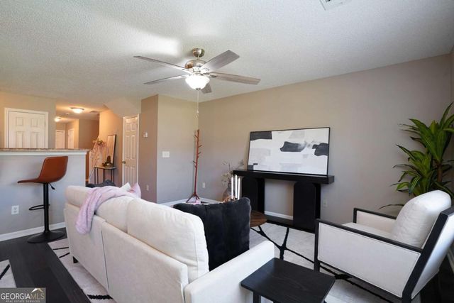 5338 Creekview Lane, Morrow, GA 30260
