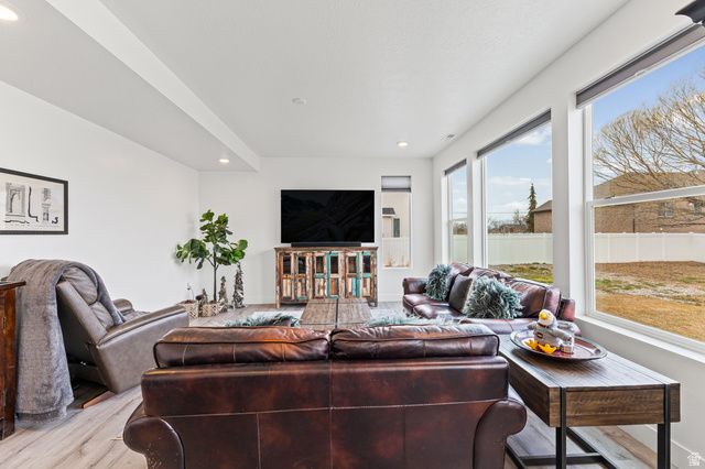 2735 S SHORELINE DR, Syracuse, UT 84075