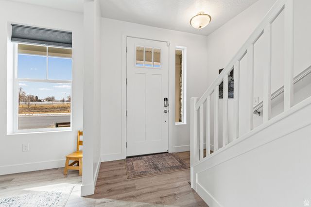 2735 S SHORELINE DR, Syracuse, UT 84075