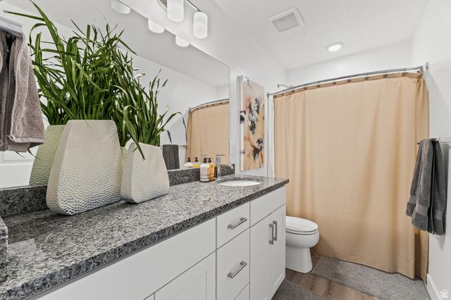 2735 S SHORELINE DR, Syracuse, UT 84075