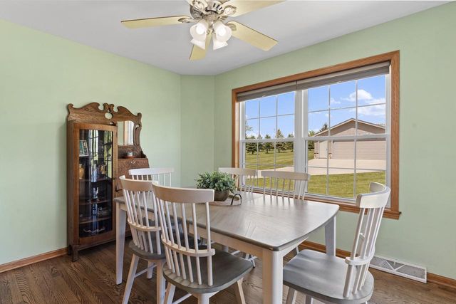 S102W21550 Kelsey DRIVE, Muskego, WI 53150