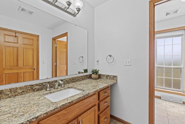 S102W21550 Kelsey DRIVE, Muskego, WI 53150