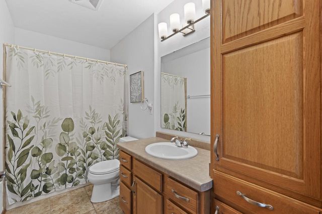 S102W21550 Kelsey DRIVE, Muskego, WI 53150