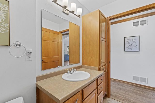 S102W21550 Kelsey DRIVE, Muskego, WI 53150