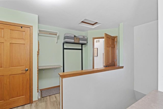 S102W21550 Kelsey DRIVE, Muskego, WI 53150