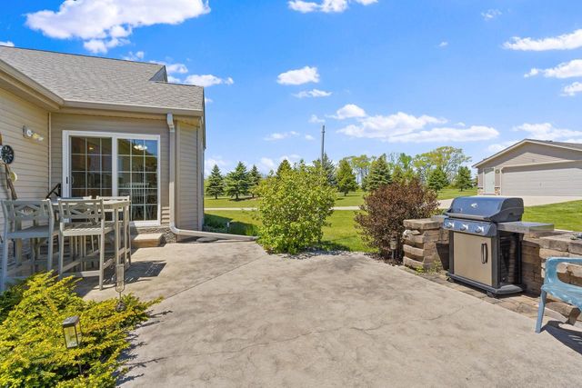 S102W21550 Kelsey DRIVE, Muskego, WI 53150