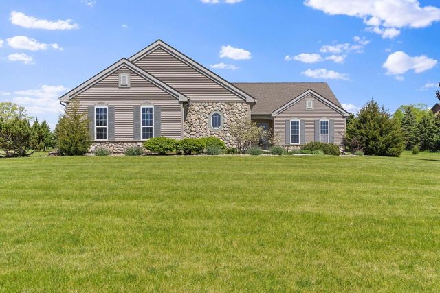 S102W21550 Kelsey DRIVE, Muskego, WI 53150