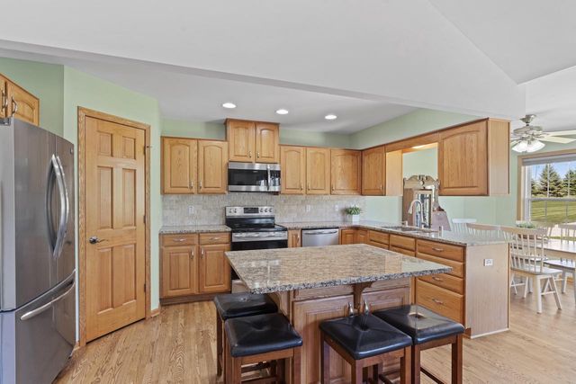 S102W21550 Kelsey DRIVE, Muskego, WI 53150