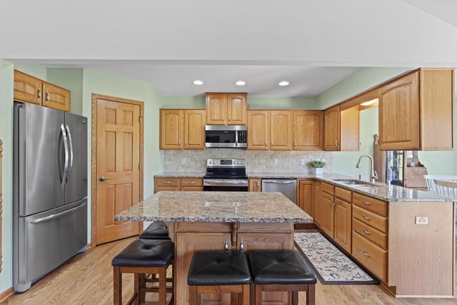 S102W21550 Kelsey DRIVE, Muskego, WI 53150