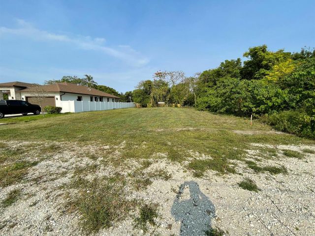 2630 NW 20th Avenue, Oakland Park, FL 33311