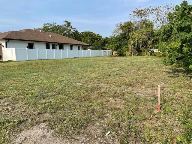 2630 NW 20th Avenue, Oakland Park, FL 33311