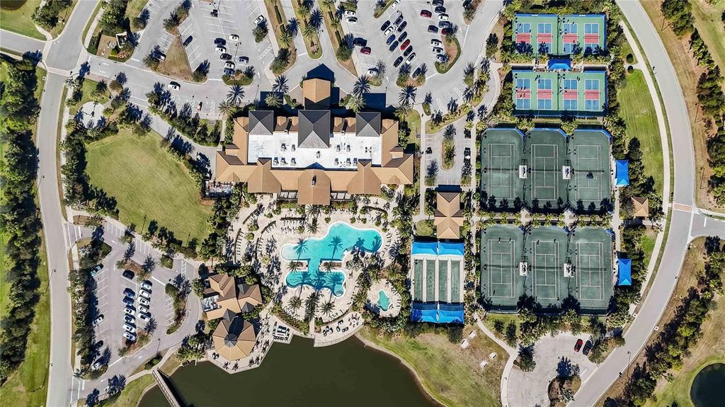 Image 51 of property listing at 17530 NORTHWOOD PLACE, Bradenton, FL 34202