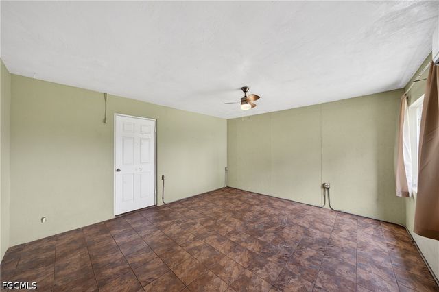 1129 SE 18th TER, Cape Coral, FL 33990