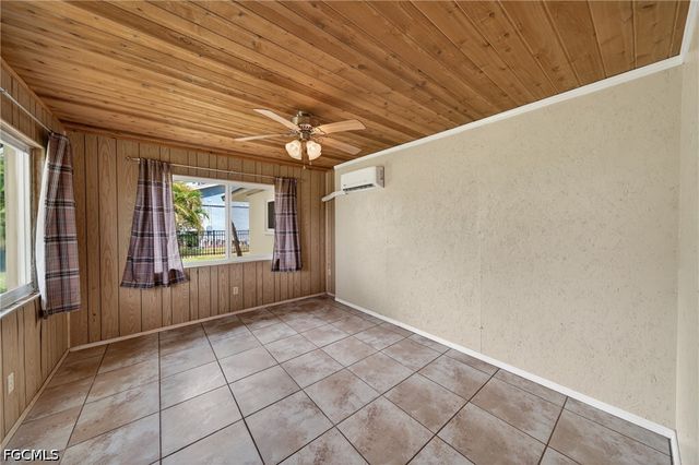 1129 SE 18th TER, Cape Coral, FL 33990