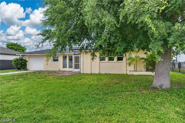 1129 SE 18th TER, Cape Coral, FL 33990