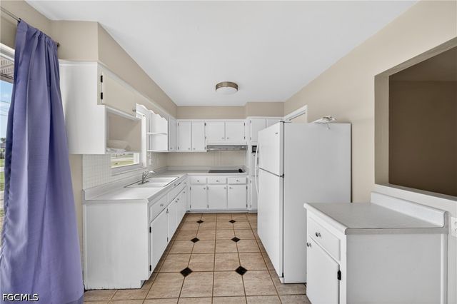 1129 SE 18th TER, Cape Coral, FL 33990