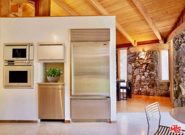 1926 Calle Yucca, Thousand Oaks, CA 91360