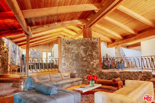 1926 Calle Yucca, Thousand Oaks, CA 91360