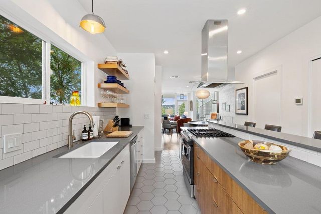 2016 Jesse E Segovia ST A, Austin, TX 78702