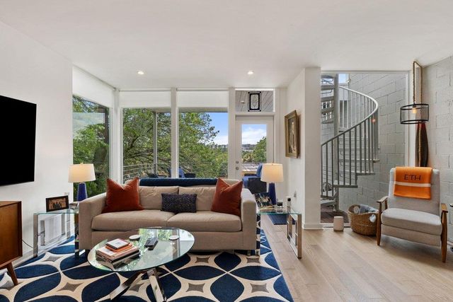2016 Jesse E Segovia ST A, Austin, TX 78702
