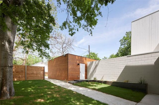 2016 Jesse E Segovia ST A, Austin, TX 78702