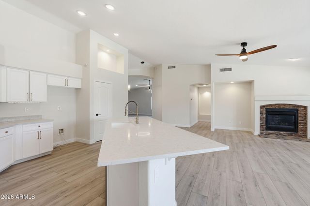 20457 N 87TH Drive, Peoria, AZ 85382