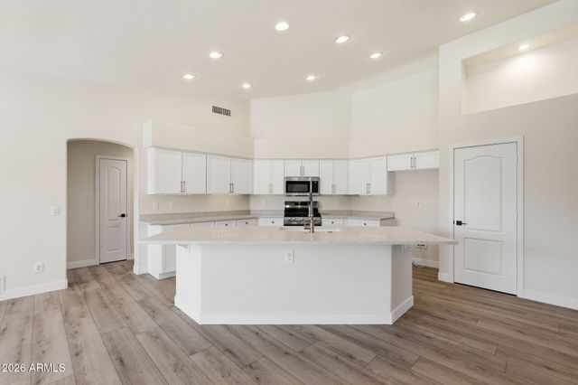 20457 N 87TH Drive, Peoria, AZ 85382