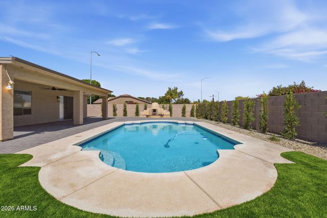 20457 N 87TH Drive, Peoria, AZ 85382