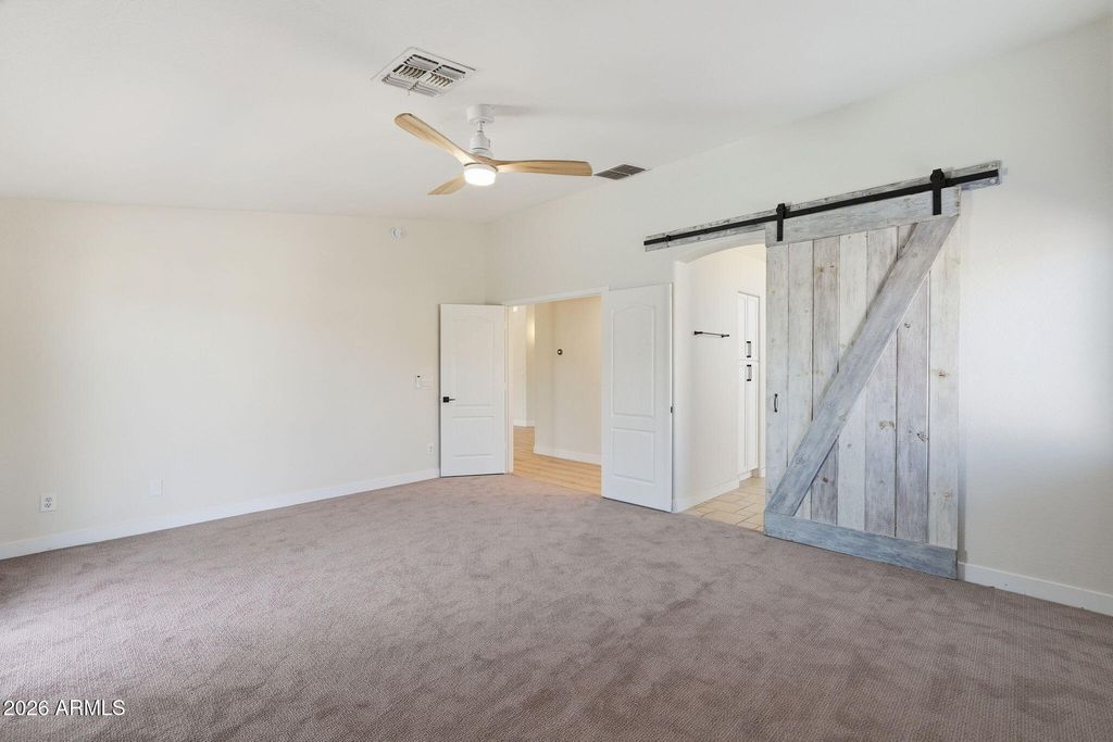 Image 21 of property listing at 20457 N 87TH Drive, Peoria, AZ 85382