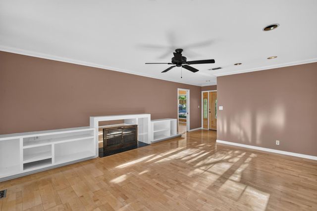 5646 N Lafayette Avenue, Fresno, CA 93711