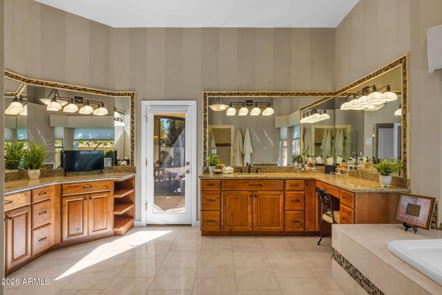 11433 E MISSION Lane, Scottsdale, AZ 85259