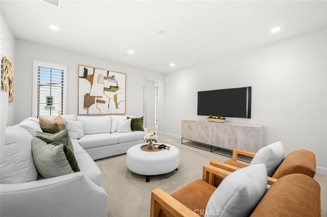 63 Lugano, Irvine, CA 92602