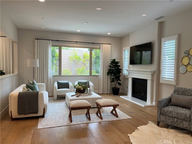 63 Lugano, Irvine, CA 92602