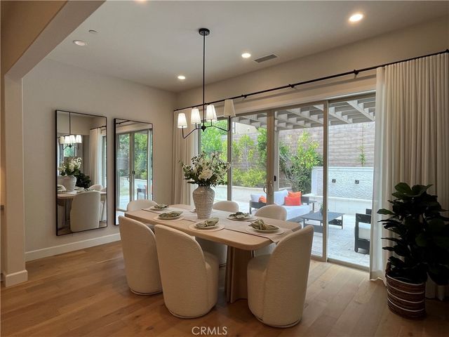 63 Lugano, Irvine, CA 92602